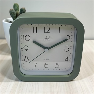 Ceas de birou pătrat cu design minimalist, ramă verde și mecanism quartz, potrivit pentru apartamente, birou , masa