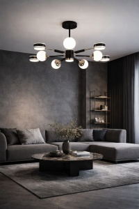 Lustră modernă tip spider cu globuri opal și accente metalice aurii, având un design simetric și elegant