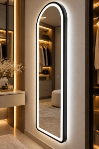 Oglinda LED verticala cu rama neagra si buton touch, design modern pentru dressing