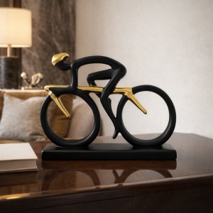 Statueta decorativa ciclist pe bicicleta, figurina moderna negru cu auriu
