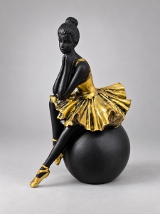 Statuetă Africană Decorativă – "Zarethi"