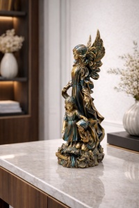 Statueta decorativa inger protector cu copil figurina religioasa decor interior