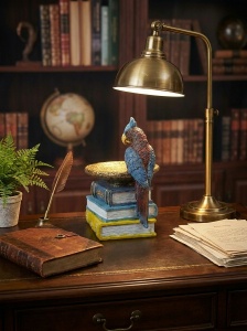 Suport decorativ tip bol cu pasare pe carti, accesoriu elegant pentru birou sau living