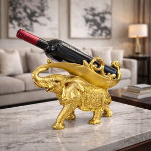 Suport de vin decorativ în formă de elefant cu design sculptural și detalii ornamentale