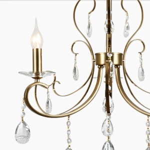 Candelabru clasic cu 3 brațe aurii și cristale decorative, perfect pentru un iluminat elegant în living sau dormitor
