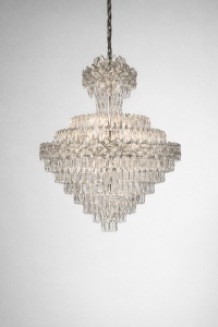 Lustra suspendata cu cristale si design elegant pentru dining sau living