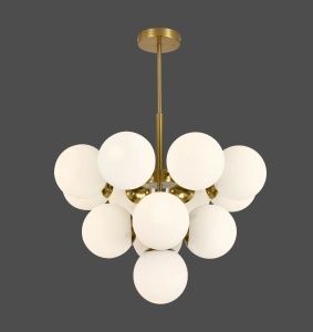 Lustră modernă aurie cu globuri opal rotunde, design tip cluster pentru iluminat decorativ elegant
