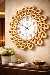 Ceas de perete modern alb cu fosfor si design decorativ auriu tip frunze