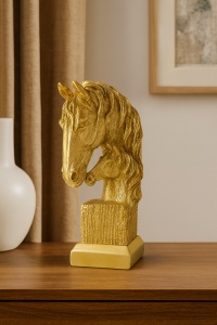 Figurină decorativă din bronz auriu cu cap de cal detaliat