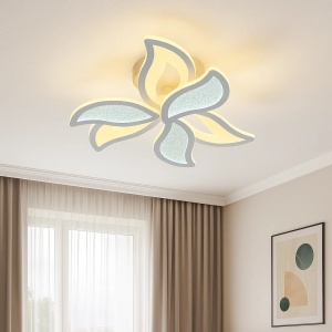 Lustră LED modernă cu cinci brațe curbate, în formă de petale, iluminată cald