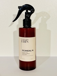 Spray odorizant de cameră L’Atelier Erin, aromă Scandal Men, 250 ml, inspirat din JPG Scandal for Men