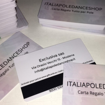 REGALA GIFT CARD plastificata magnetica prepagata. spendila in negozio