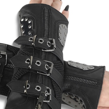 avambracci gotic punk regolabili