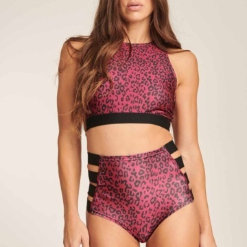 Paradise chick CROP TOP ATHLECIOUS Cherry