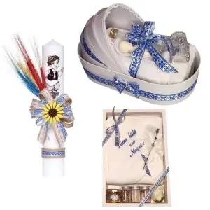 Set botez baietel traditional cu lumanare, trusou in cutie landou si set baita a doua zi – albastru traditional, Denikos NK155-S