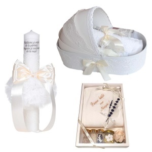 Set trusou complet in landou decorat cu dantela, lumanare botez personalizata cu mesaj si set pentru prima baita dupa botez, culoare crem / ivoire, Denikos NK146
