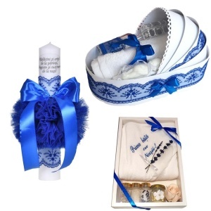Set lumanare botez personalizata cu mesaj, trusou complet in landou decorat cu dantela si set baita cu nasii dupa botez pentru baiat, culoare albastru, Denikos NK143