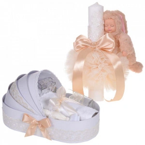 Lumanare botez cu iepuras pufos si trusou botez in landou, decor dantela Crem, Denikos® 860