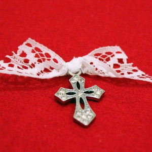 Cruciulite botez elegante cu strasuri si dantela bc11dd - Img 3