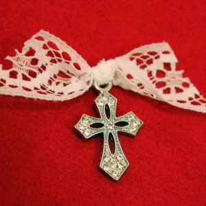 Cruciulite botez elegante cu strasuri si dantela bc11dd