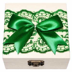 Set prima baita dupa botez cu nasii pentru baiat sau fata - Cutie eleganta, sapun, fulg si borcanel cu ingrediente traditionale, decor verde, Denikos® NK110 - Img 3