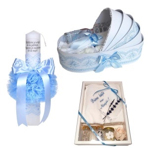 Set trusou botez in landou decorat cu dantela, lumanare personalizata cu mesaj din partea nasilor si set pentru prima baita dupa botez pentru baieti, culoare bleu, Denikos NK144