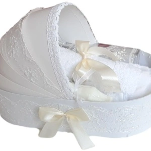 Set trusou complet in landou decorat cu dantela, lumanare botez personalizata cu mesaj si set pentru prima baita dupa botez, culoare crem / ivoire, Denikos NK146 - Img 4