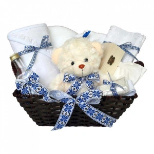Cos cadou trusou botez, Ursulet, decor Albastru traditional, 12 piese, Denikos® 639 - Img 2