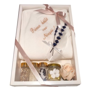 Set lumanare botez personalizata cu mesaj, trusou complet in landou decorat cu dantela pentru botez si set baita cu nasii dupa botez pentru fetita, culoare roz prafuit, Denikos NK149 - Img 4
