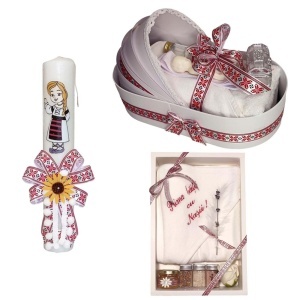 Set trusou botez complet in landou decorat traditional, set prima baita dupa botez cu mirodenii pentru fetita, lumanare cu motive populare romanesti, rosu traditional, Denikos NK153