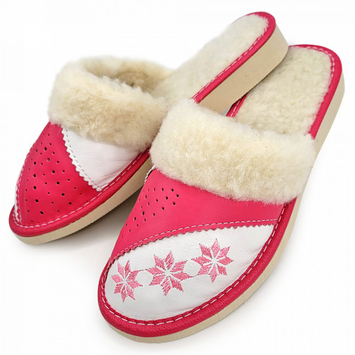 Papuci de Casa Dama Imblaniti cu Lana de Oaie Model &#039;Spirit of Winter&#039; Pink