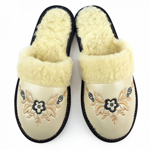 Papuci de Casa Dama Imblaniti cu Lana de Oaie Model &#039;Pearls&#039;