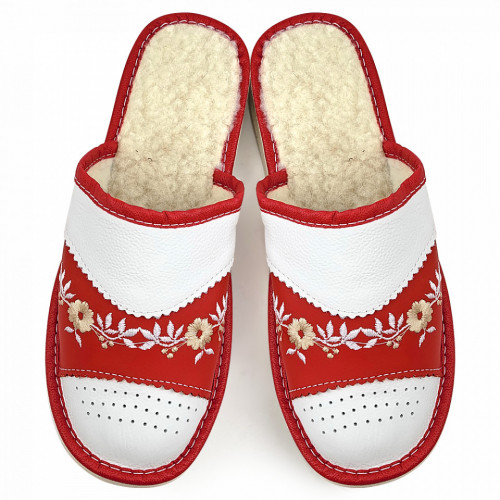 Papuci de Casa Dama Imblaniti cu Lana de Oaie Model &#039;Soul Flowers&#039; Red