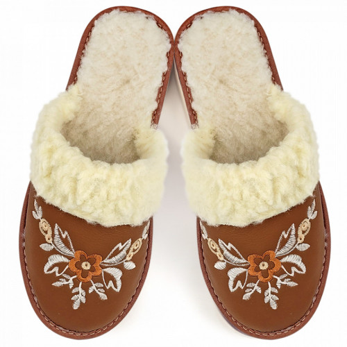 Papuci de Casa Dama Imblaniti cu Lana de Oaie Model &#039;Akna Rogue&#039; Brown