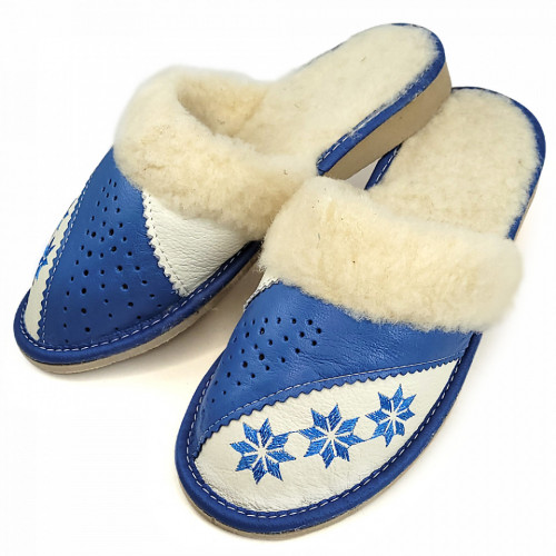 Papuci de Casa Dama Imblaniti cu Lana de Oaie Model &#039;Spirit of Blue Winter&#039;