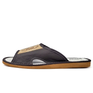 Papuci de Casa din Piele Culoare Maro 'Geometric Aproch' Summer Brown - Prezentare din lateral.
