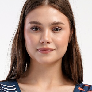 Halat Damă cu Fermoar Mărimi Mari Vienetta, Model 'Celine' - Prezentare model.