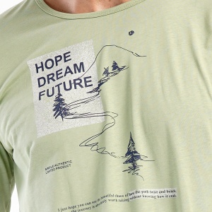Pijamale Bărbați din Bumbac 100% Vienetta | MAN Model 'Hope Dream Future'. Prezentare pijama detaliu imprimeu bluză.