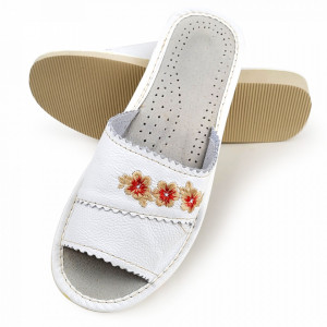 Papuci de Casa Dama Material Piele Culoare Alb Model 'Purity Flowers'