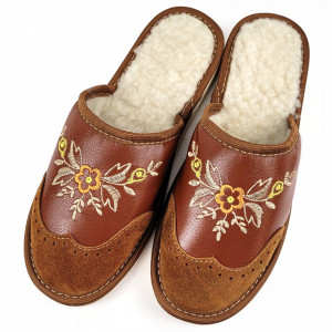 Papuci de Casa din Piele Intoarsa Imblaniti cu Lana Model 'London Brogue Inspire' Brown