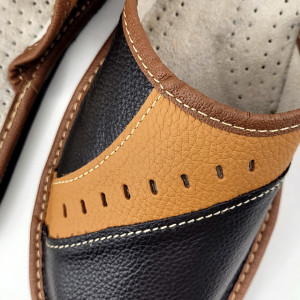 Papuci de Casa din Piele Model 'Highlander' Brand Nowo, Culaore Maro