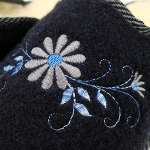 Papuci de Casa din Postav Imblaniti cu Lana de Oaie 'Rustic Elegance' Dark Blue