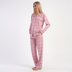 Pijama cu Nasturi din Bumbac Interlock 100% Vienetta, Model 'Sweet Rose' - Prezentare pijama vedere din lateral.