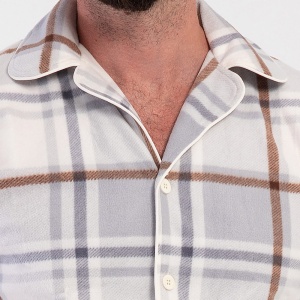 Pijama cu Nasturi din Flanel (Polar) Vienetta , Model 'Houston' - Prezentare pijama detaliu guler.
