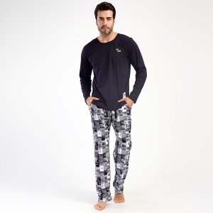 Pijamale Bărbați din Bumbac 100% Vienetta | MAN Model 'Collect' . Prezentare pijama din față.