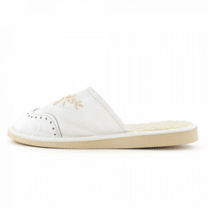 Papuci de Casa din Piele Intoarsa Imblaniti cu Lana Model 'London Brogue' White