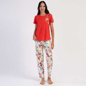 Women's 100% Cotton Pajamas Vienetta, Model 'New Beginnings' Red | Refinement and Freshness