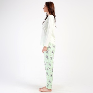 Pijamale Dama din Bumbac 100% Vienetta, Model 'Pure Love' Green. Pijama prezentată din lateral.