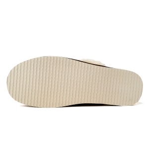 Papuci de Casă Damă Plușați și Îmblăniți cu Lână Model 'Winter Mood' Cream - Prezentare talpă papuci.