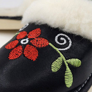 Papuci de Casa Dama Imblaniti cu Lana de Oaie Model 'FairyLand' Black